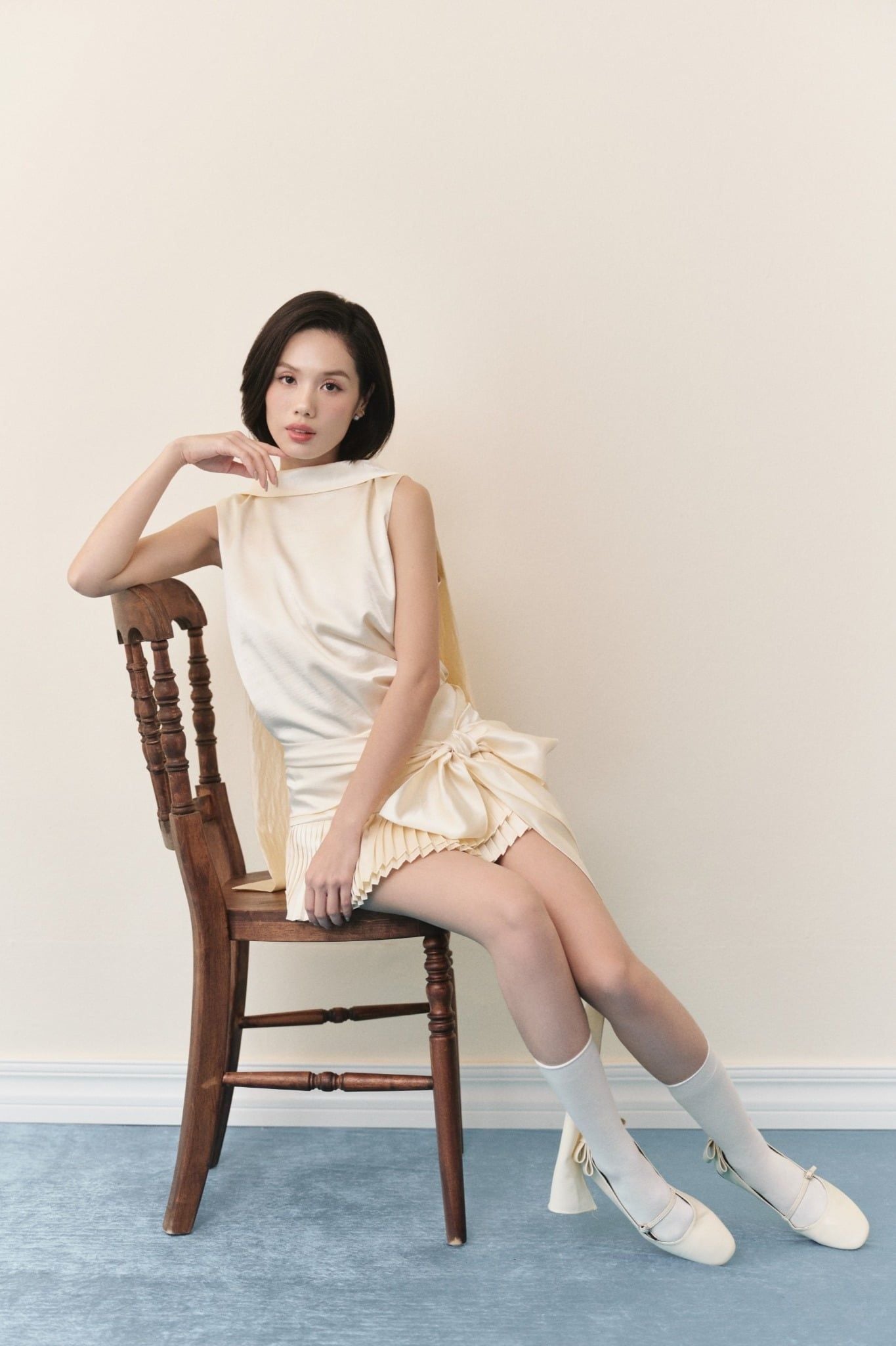 Set áo và chân váy lụa Cream Satin Set