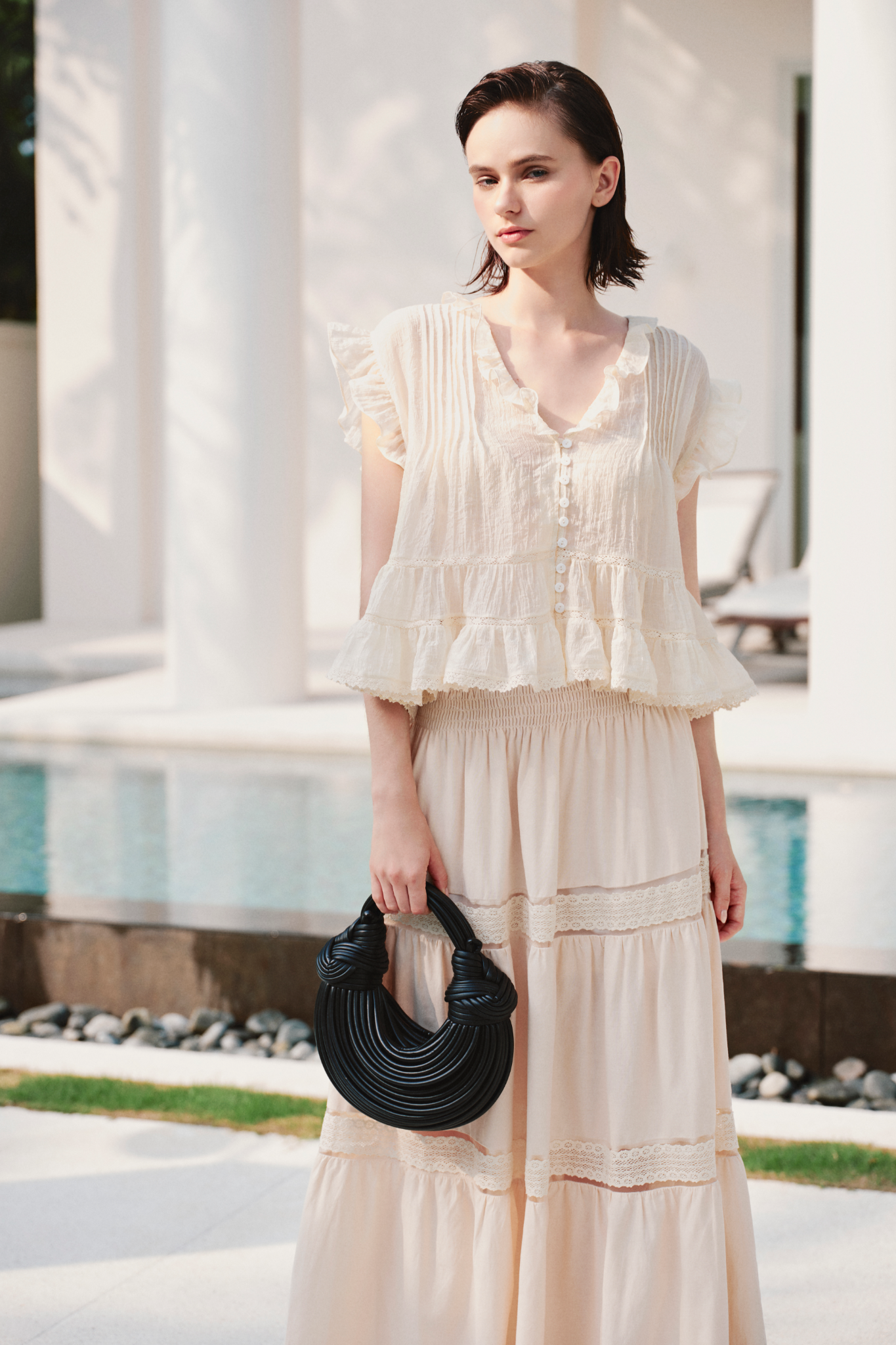 Áo Cream Chiffon Vneck Top
