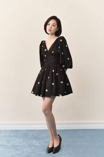  Đầm tay bồng cổ V Black Chiffon Floral V Neck Mini Dress 