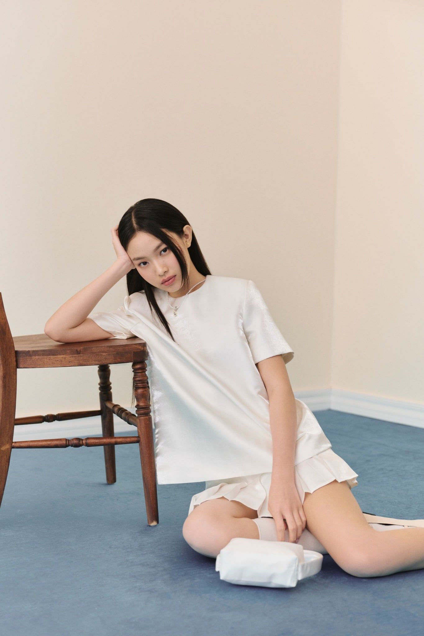 Đầm suông White Tafta Pleated Mini Set