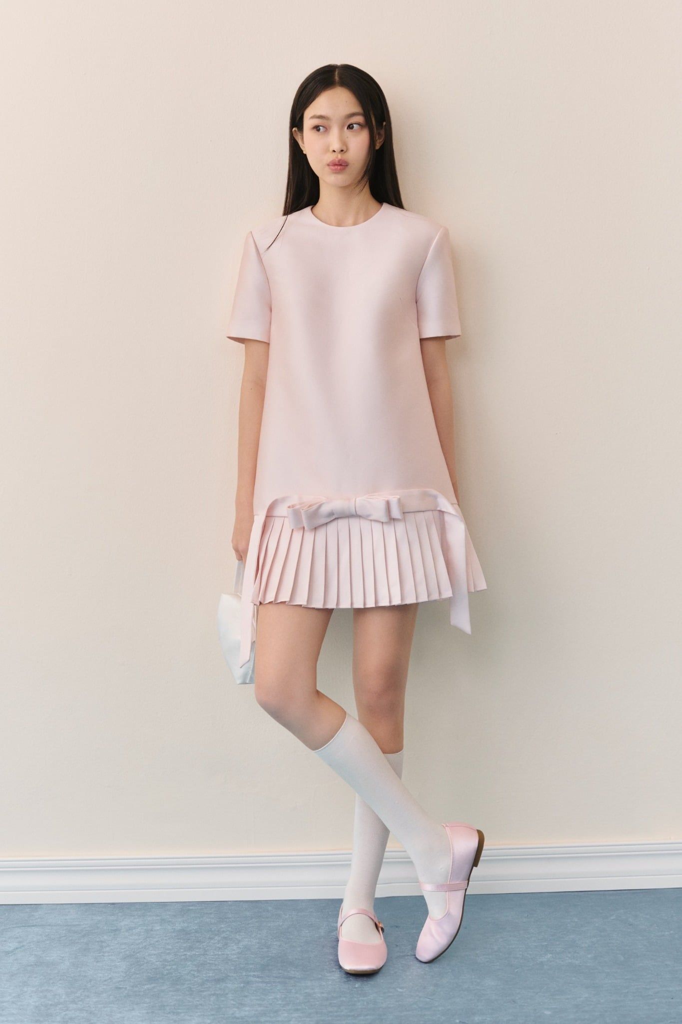 Đầm suông Blush Tafta Pleated Bow Mini Dress