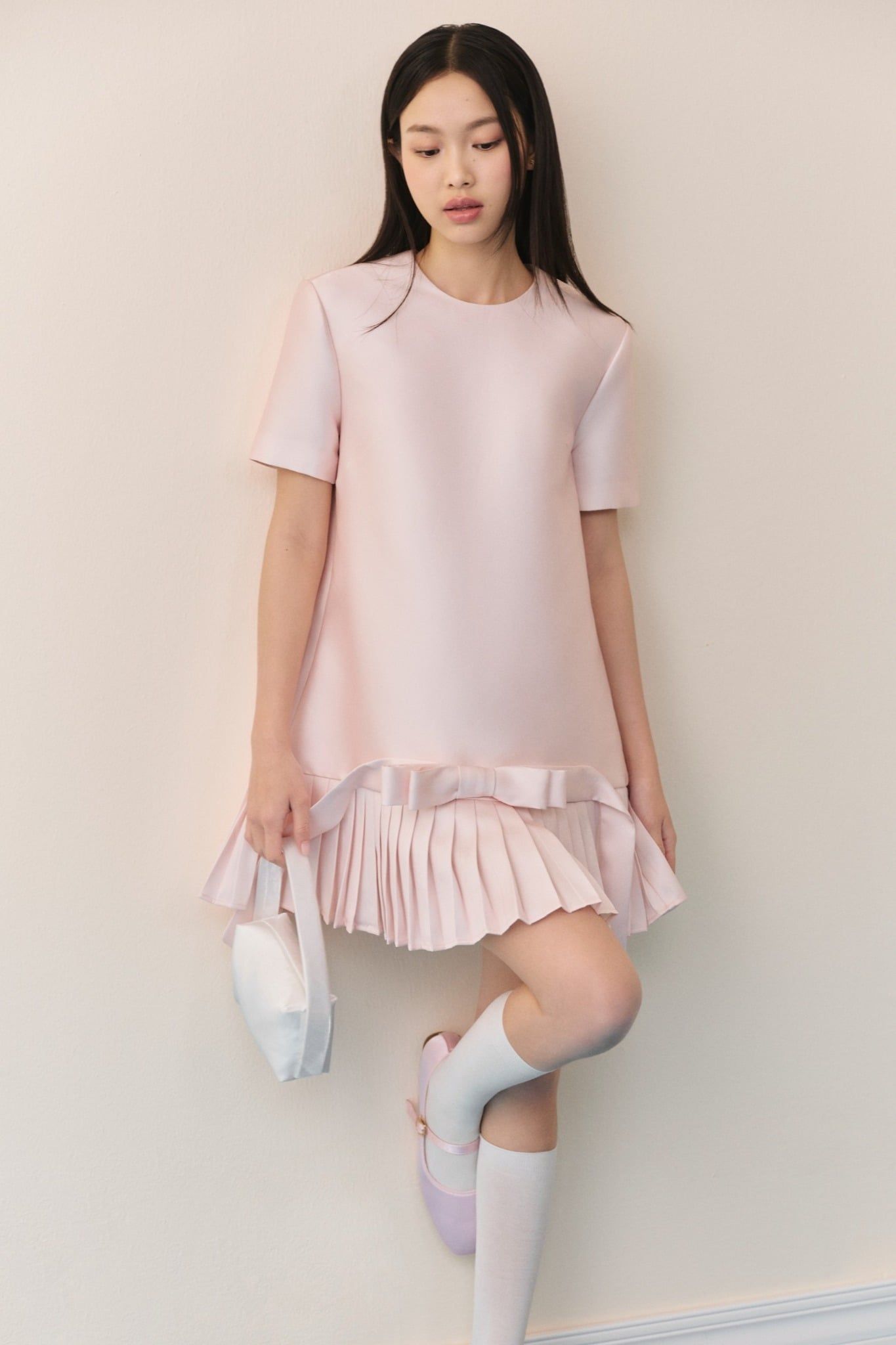 Đầm suông Blush Tafta Pleated Bow Mini Dress