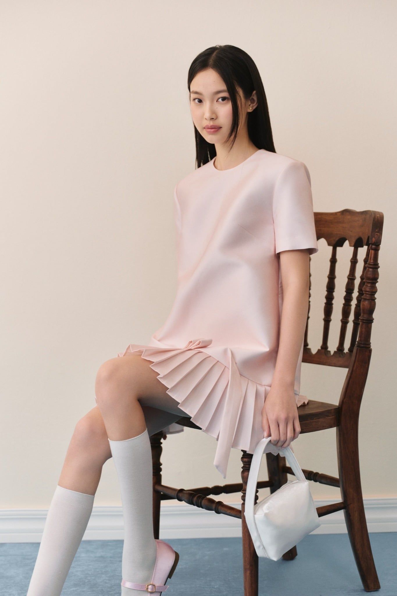 Đầm suông Blush Tafta Pleated Bow Mini Dress