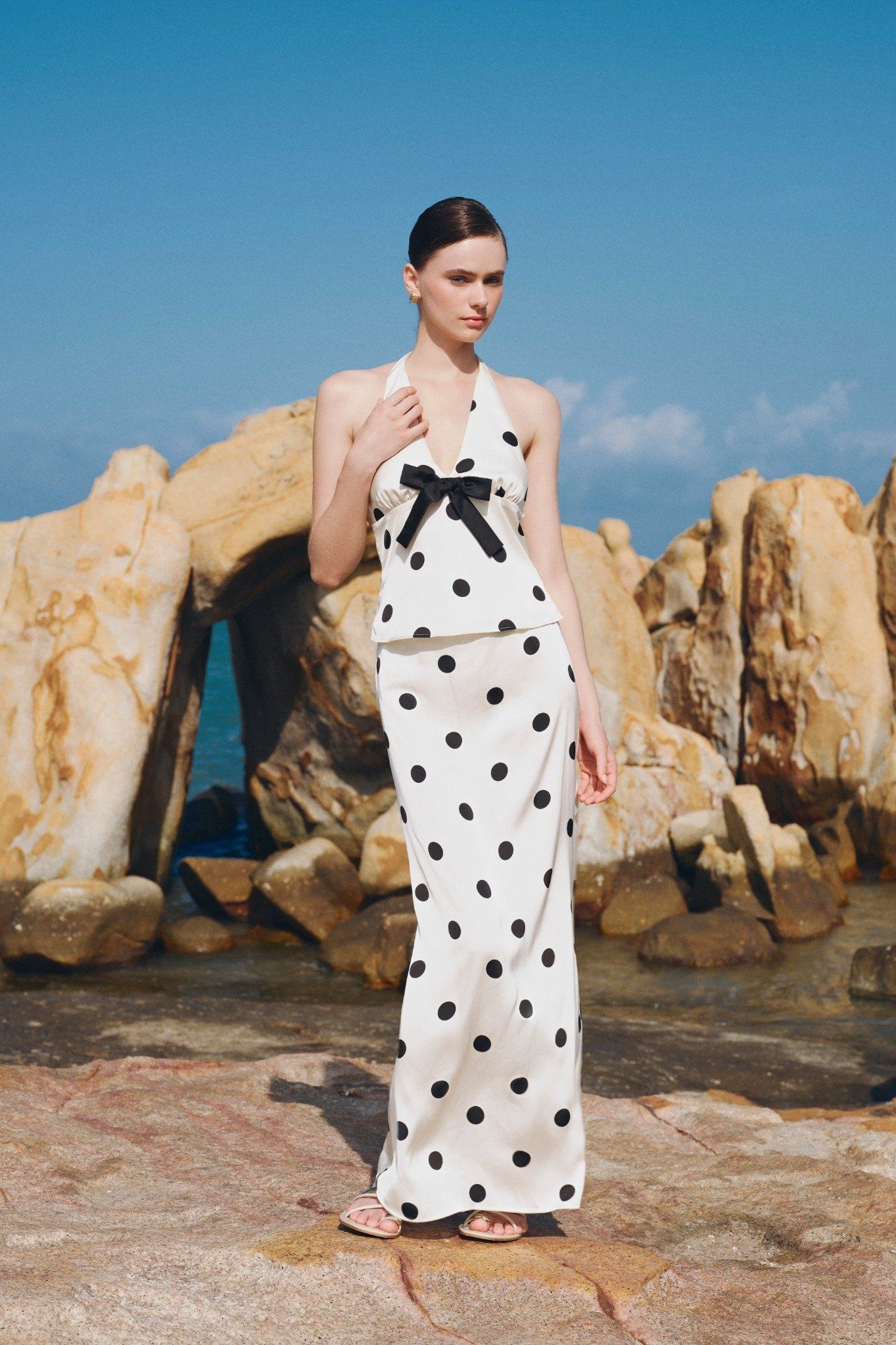 Áo Cream Dot Halterneck Top