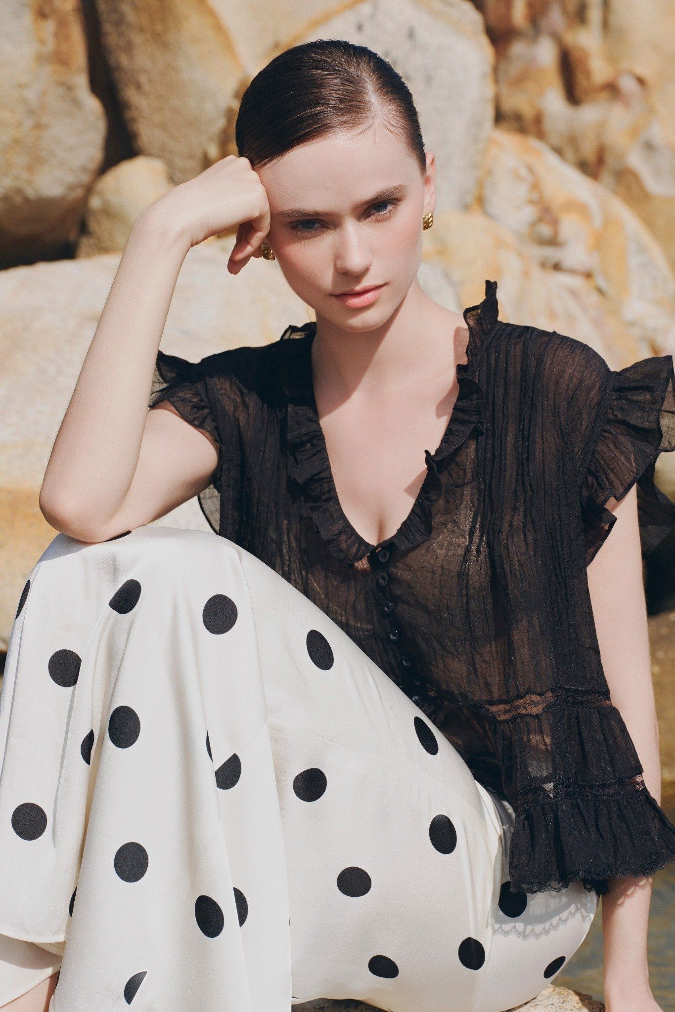 Áo Black Chiffon Vneck Top