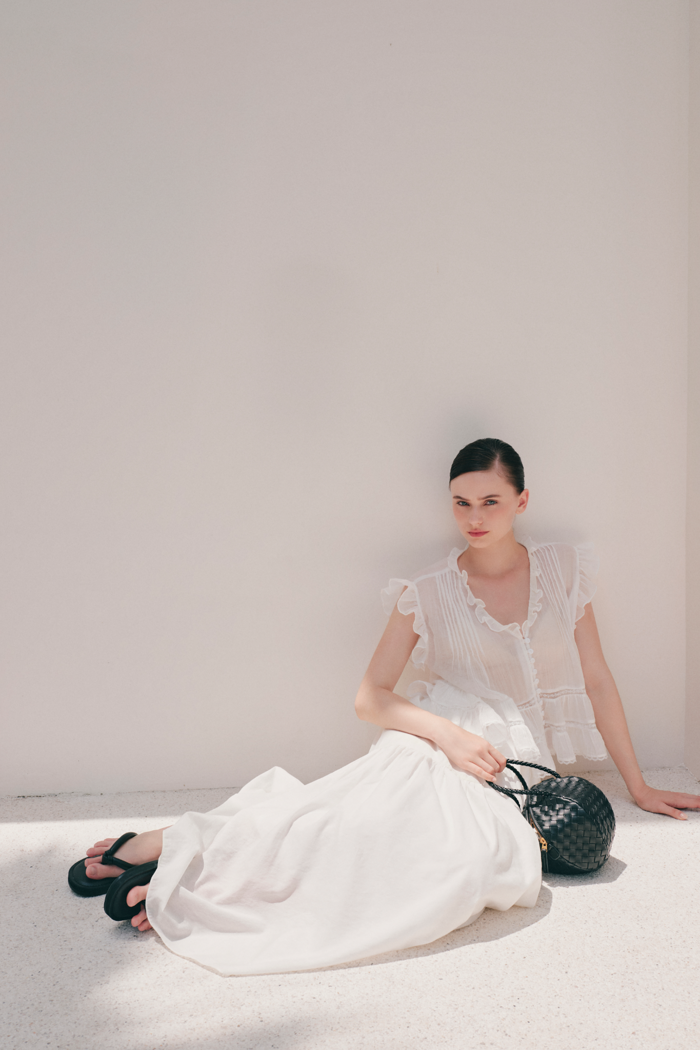 Áo White Chiffon Vneck Top