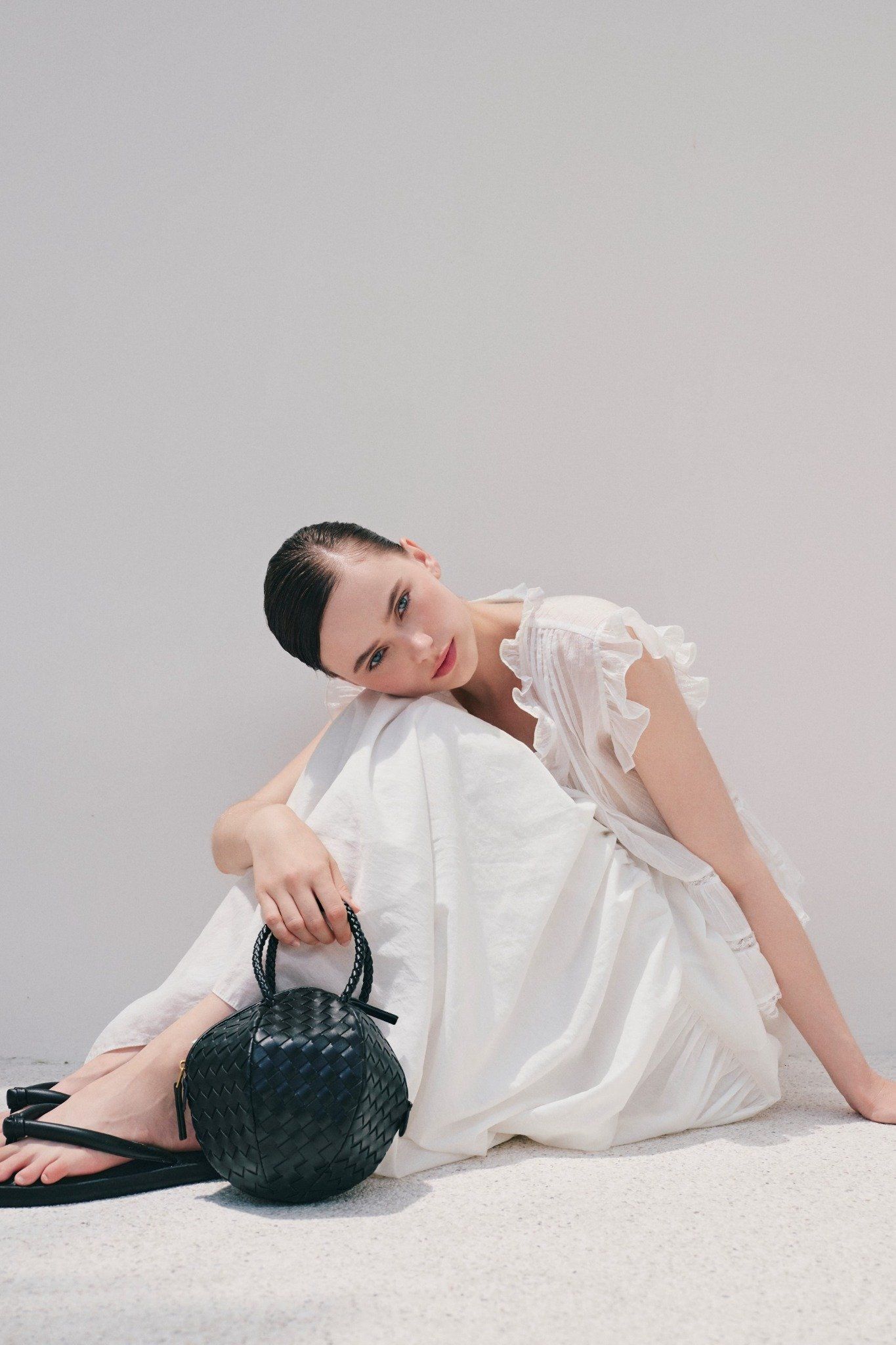 Áo White Chiffon Vneck Top