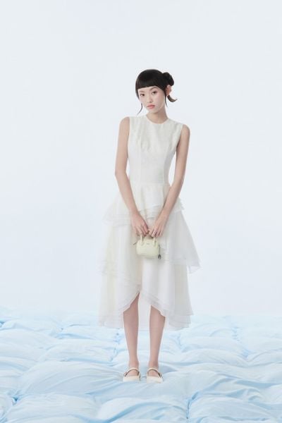  Đầm chiết eo Ivory Chiffon Layered Fitted Waist Midi Dress 