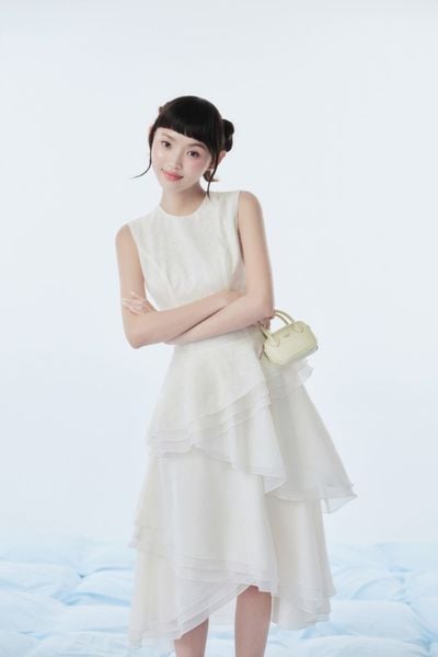  Đầm chiết eo Ivory Chiffon Layered Fitted Waist Midi Dress 
