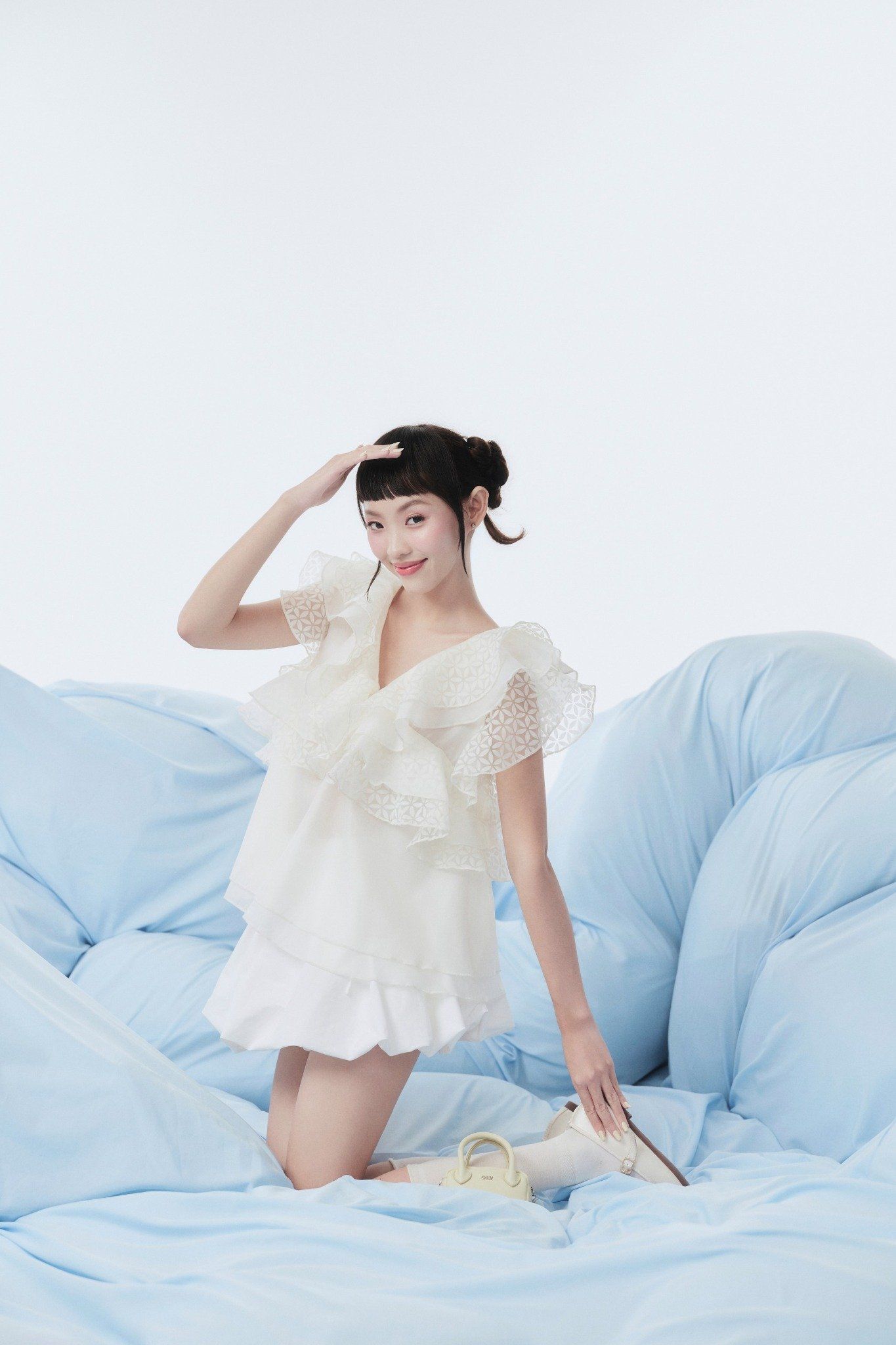 Áo Ivory Chiffon Ruffled Vneck Top