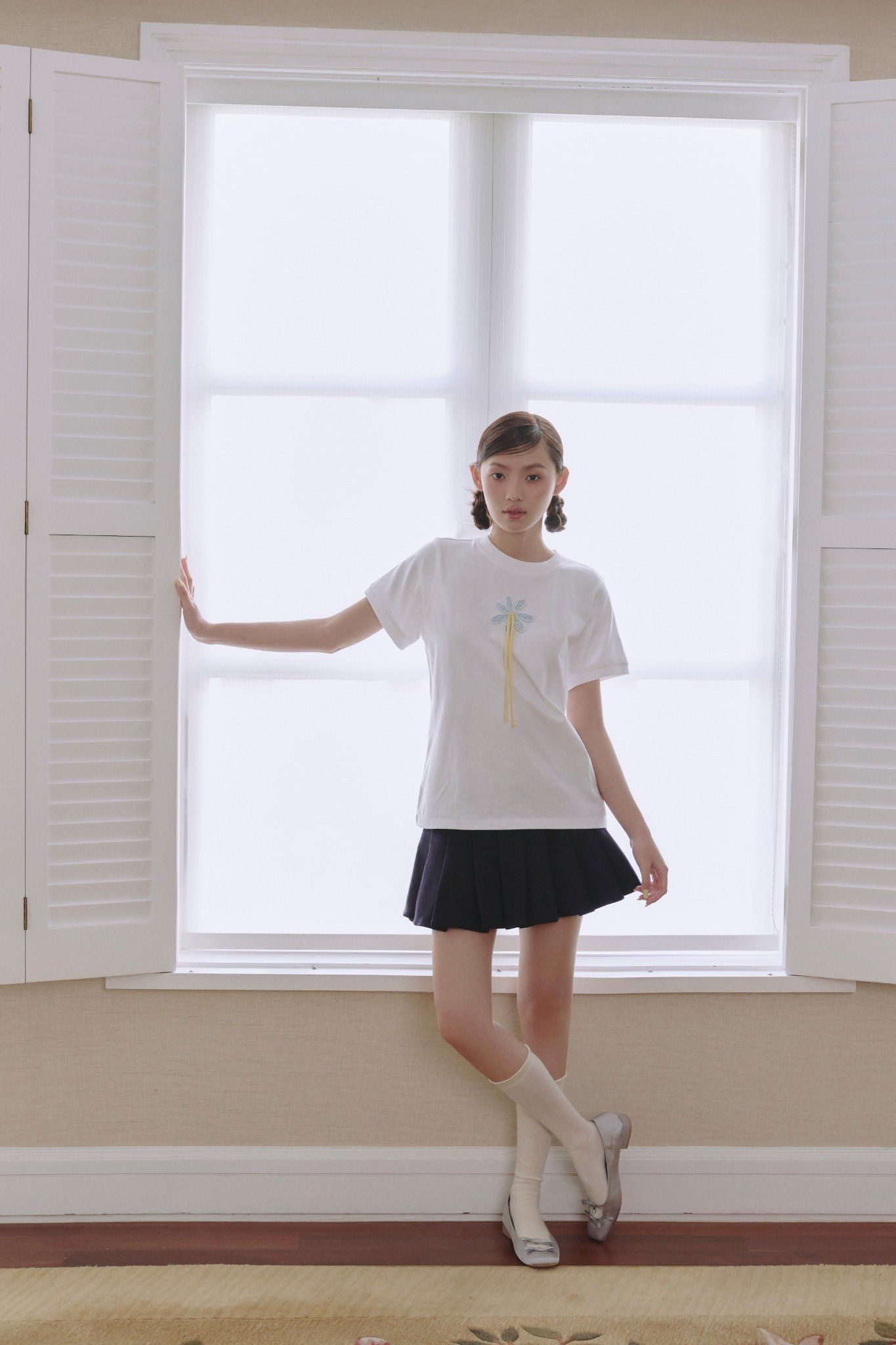 Áo White Blue Appliqué Flower Cotton Short Sleeve T Shirt