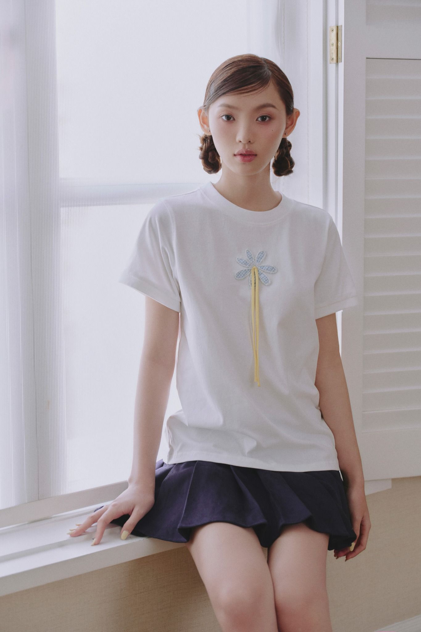 Áo White Blue Appliqué Flower Cotton Short Sleeve T Shirt