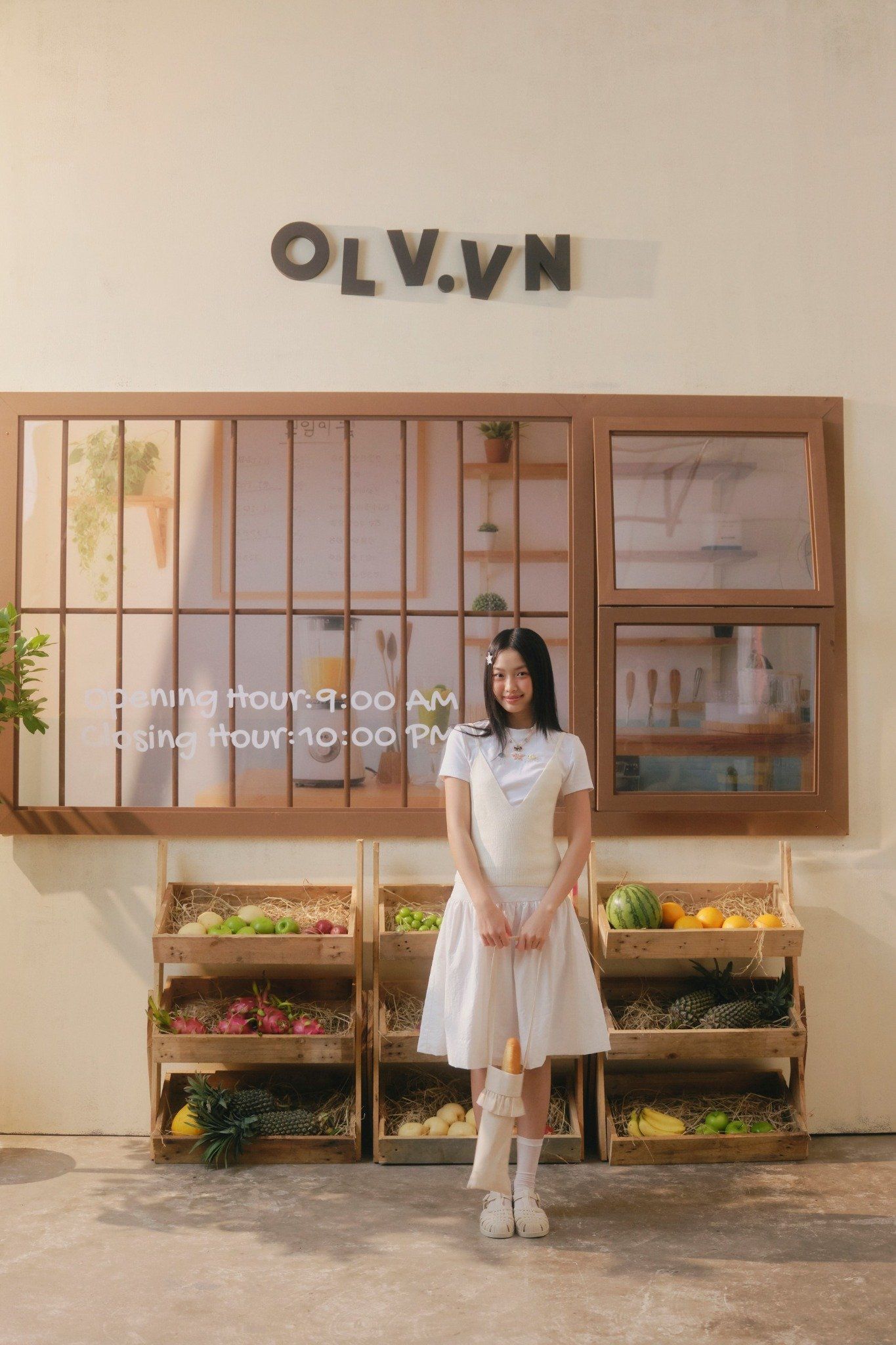 Áo White Embroidered Babytee