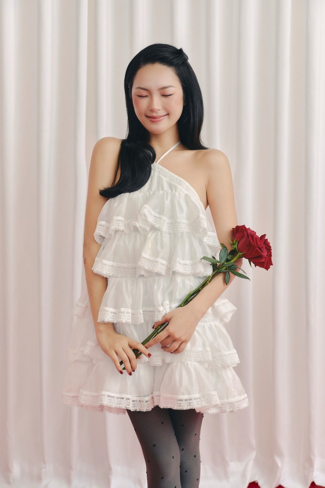 Váy tiệc dáng tầng cổ yếm White Chiffon Layered Ruffled Halter Mini Dress