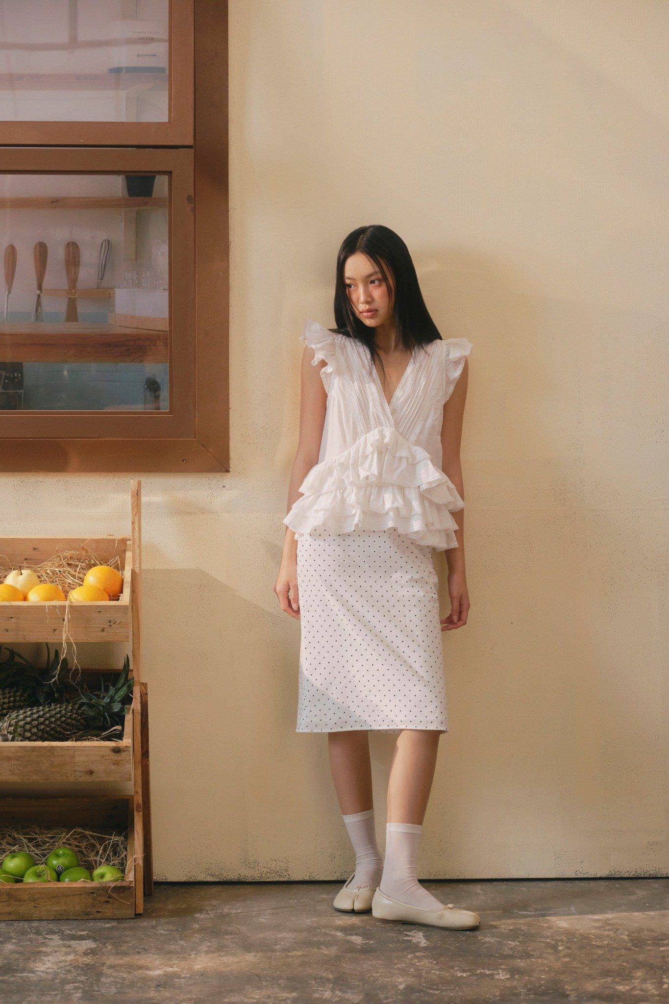 Áo White Muslin Tiered Ruffled V Neck Top