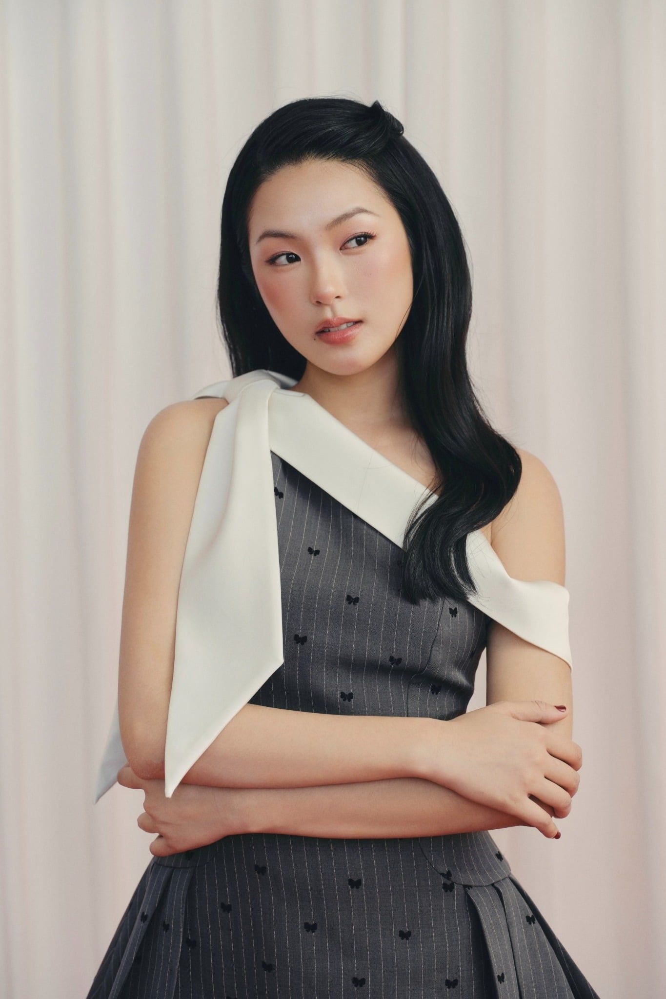 Váy tiệc mini lệch vai Black Bowy One Shoulder Mini Dress