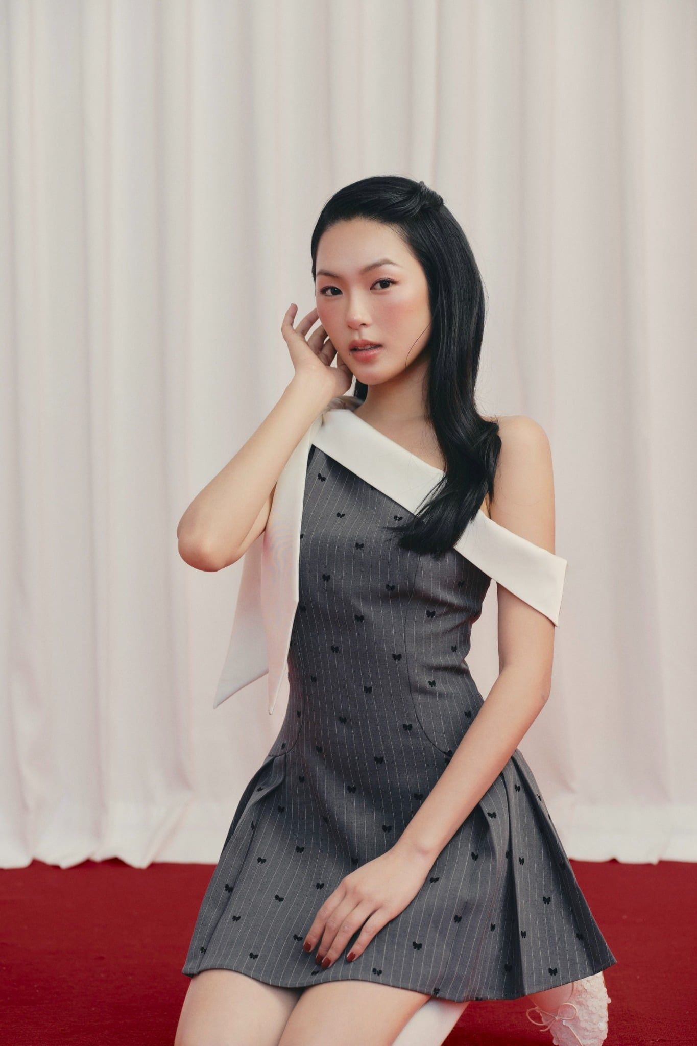 Váy tiệc mini lệch vai Black Bowy One Shoulder Mini Dress