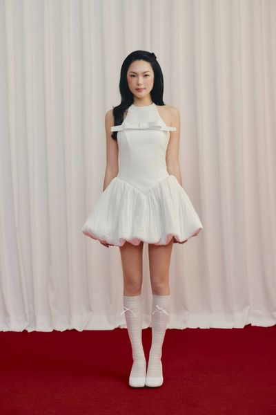  Váy tiệc mini cổ yếm White Bowy Halter Puff Mini Dress 