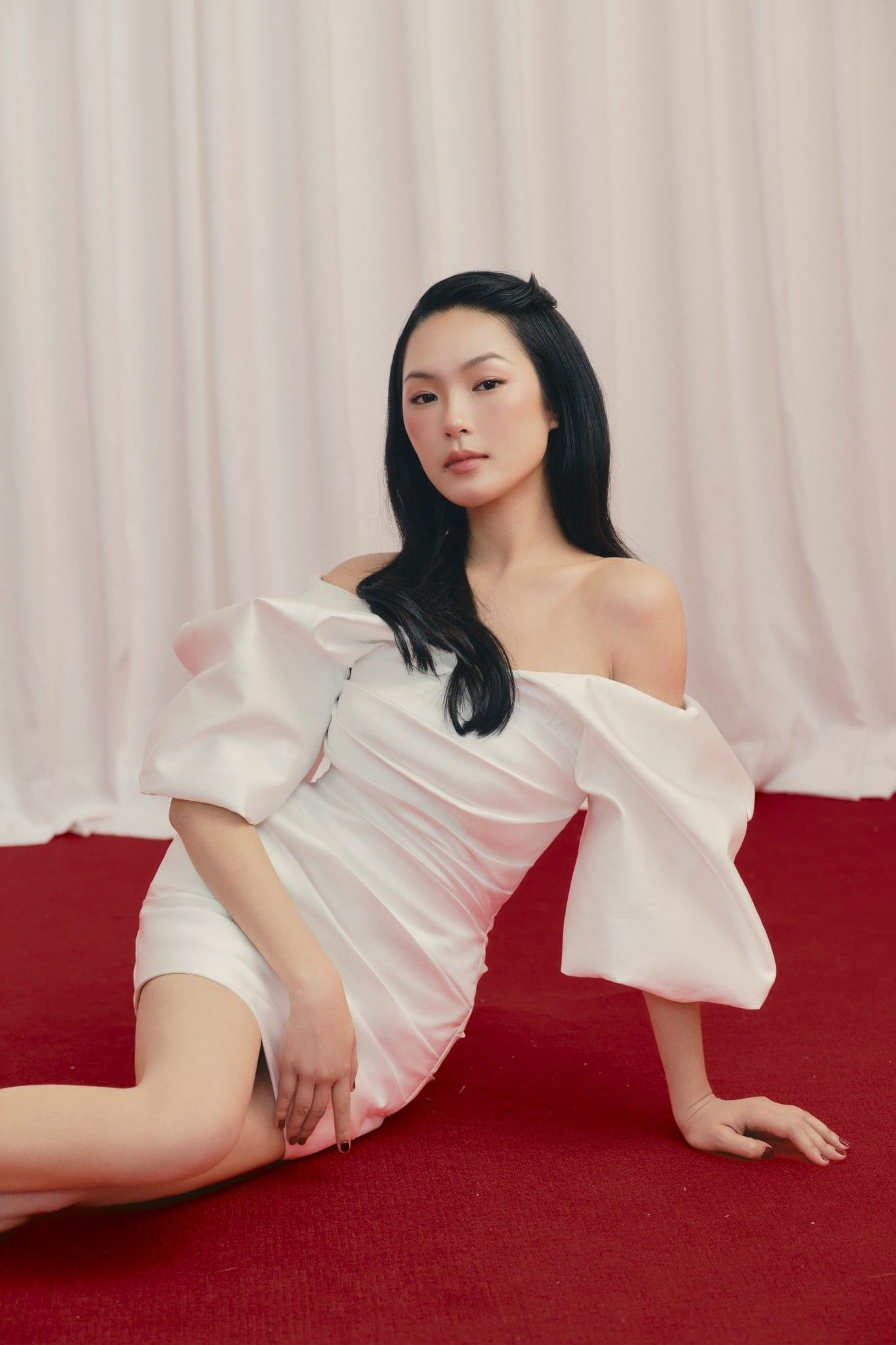 Váy tiệc trễ vai chiết eo White Off Shoulder Puff Mini Dress