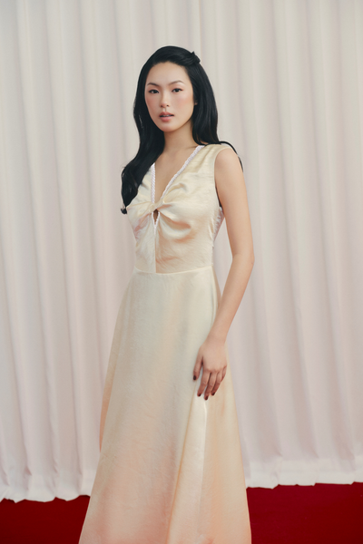  Váy tiệc xoắn ngực Cream Silky Twisted Dress 