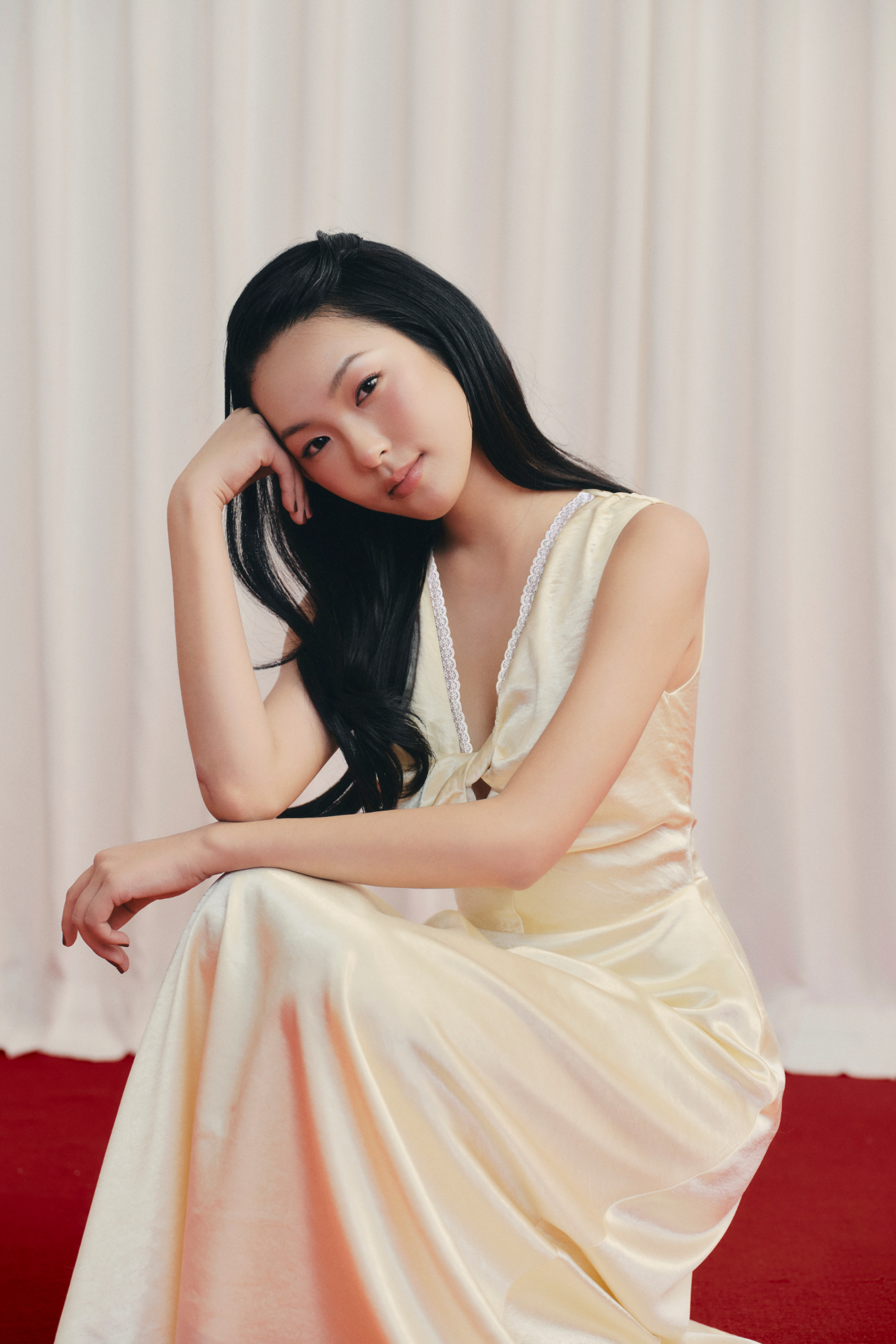 Váy tiệc xoắn ngực Cream Silky Twisted Dress