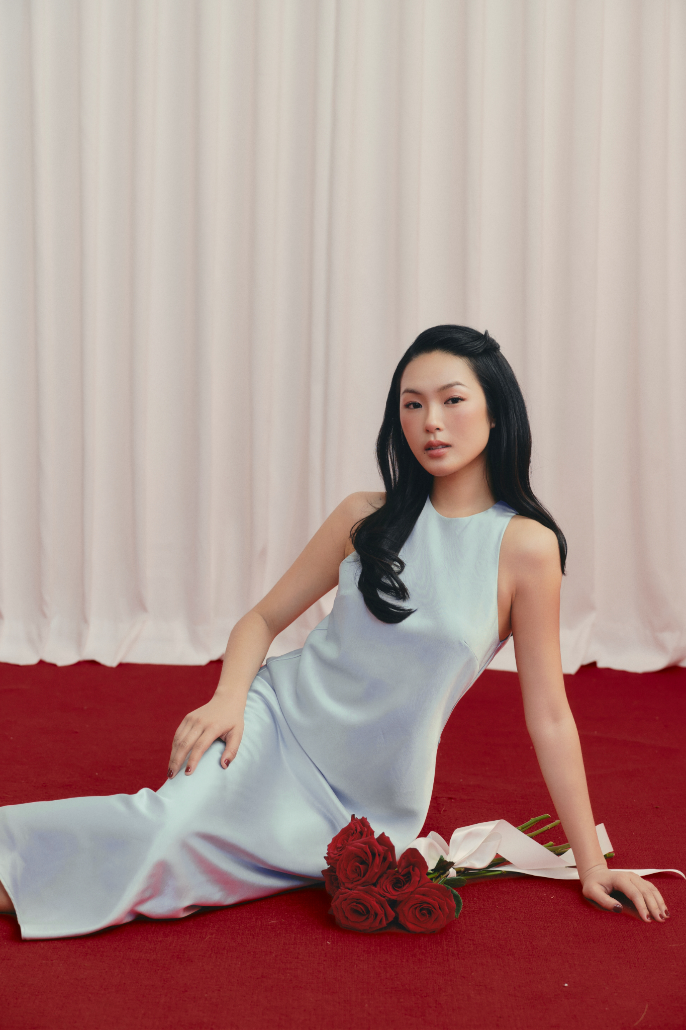 Đầm lụa cổ yếm Silky Halter Dress	nhiều màu