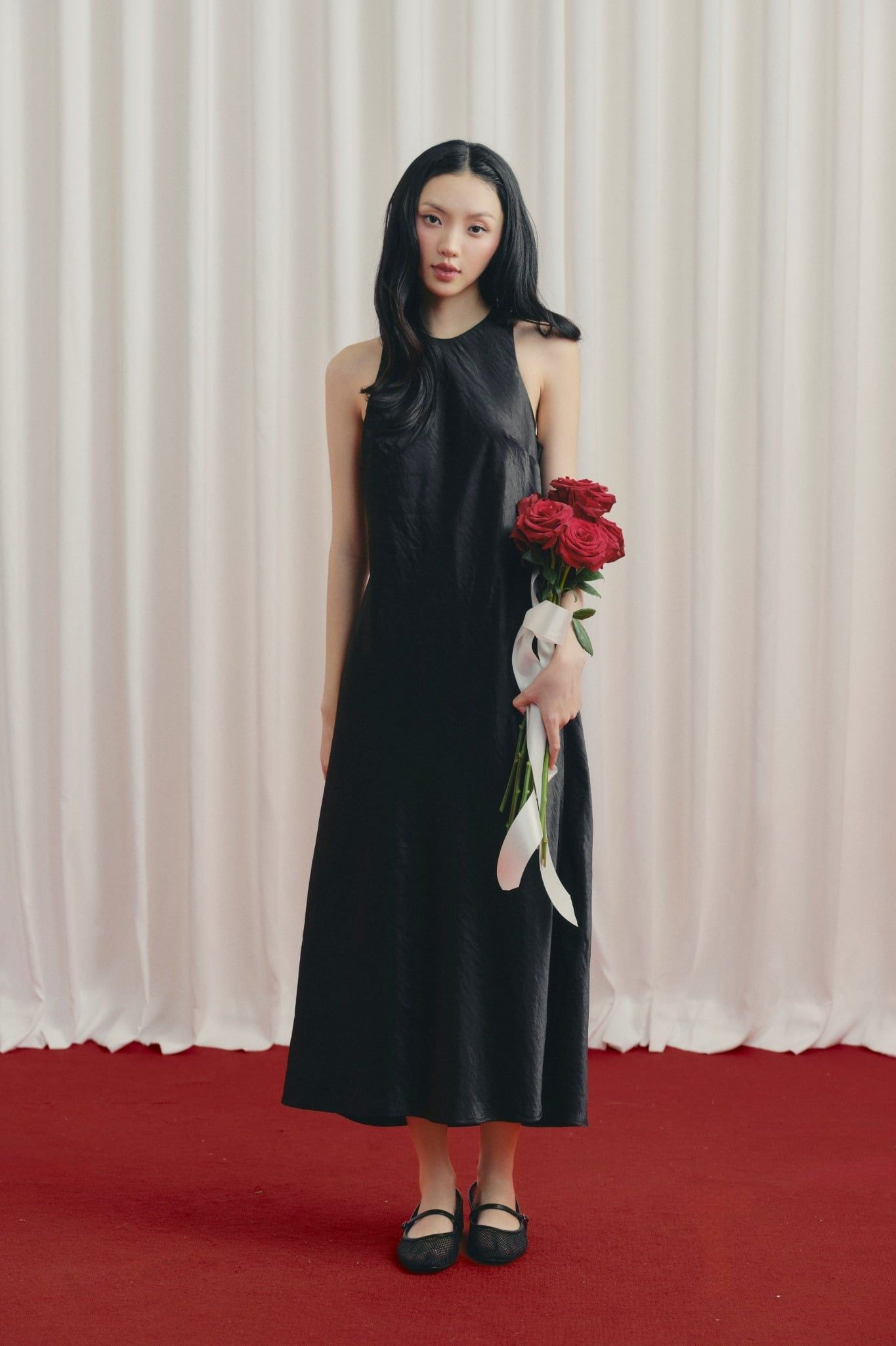 Đầm lụa cổ yếm Silky Halter Dress	nhiều màu