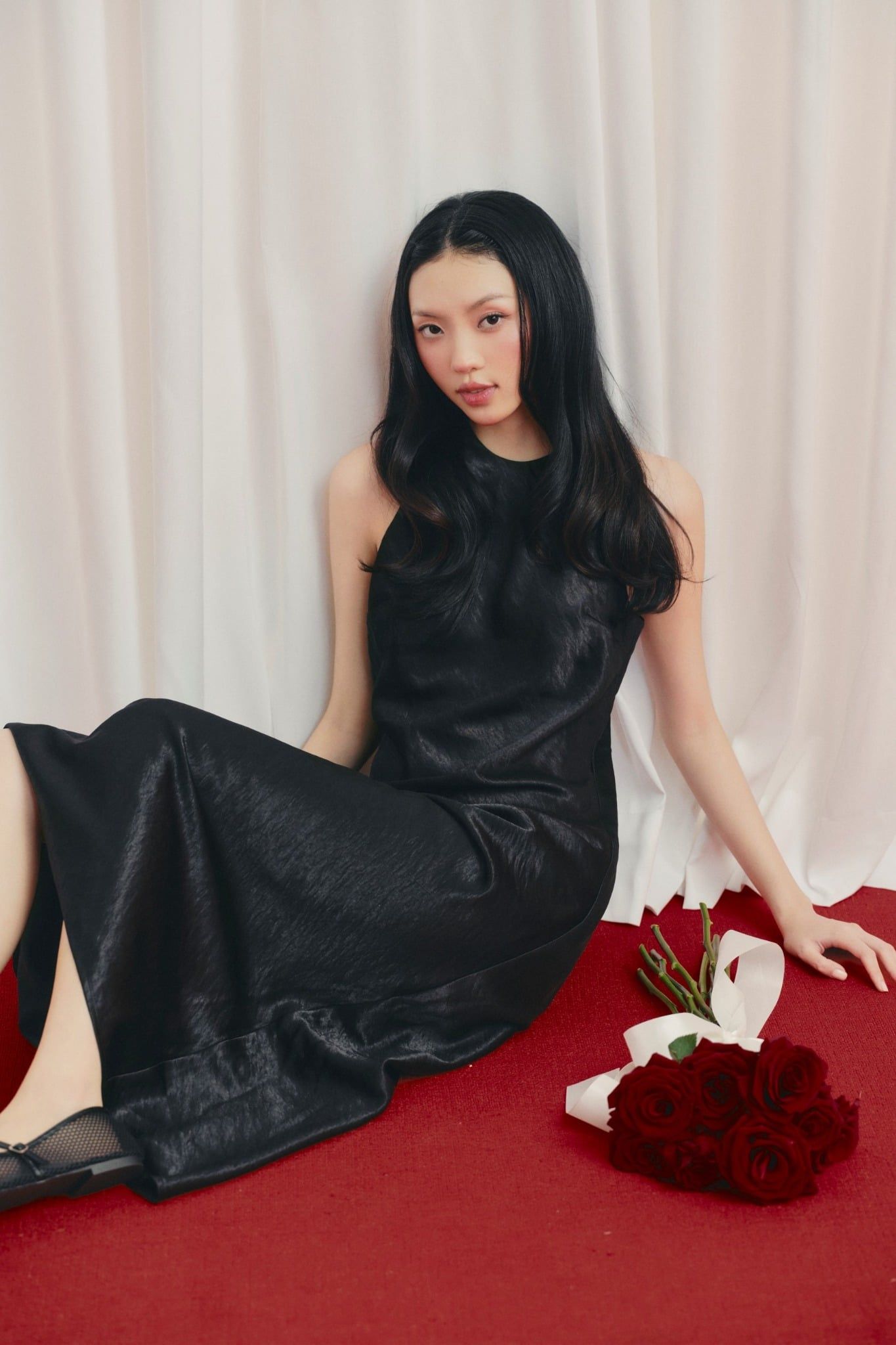 Đầm lụa cổ yếm Silky Halter Dress	nhiều màu