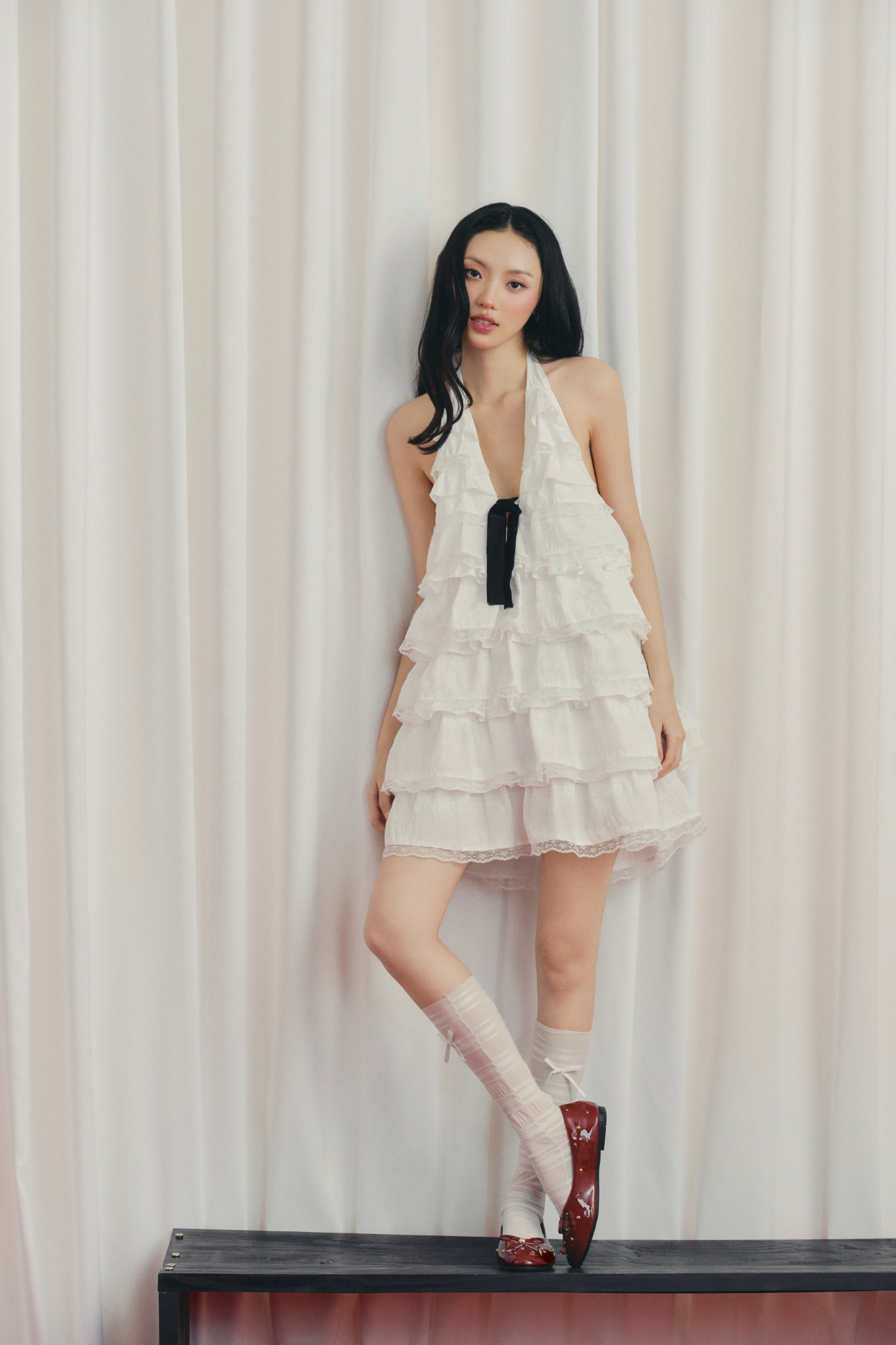 Váy tiệc cổ yếm White Cotton Halter Tiered Mini Dress