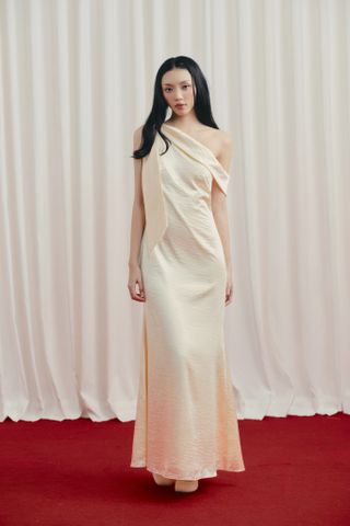 Đầm tiệc lệch vai Cream Satin One Shoulder Dress