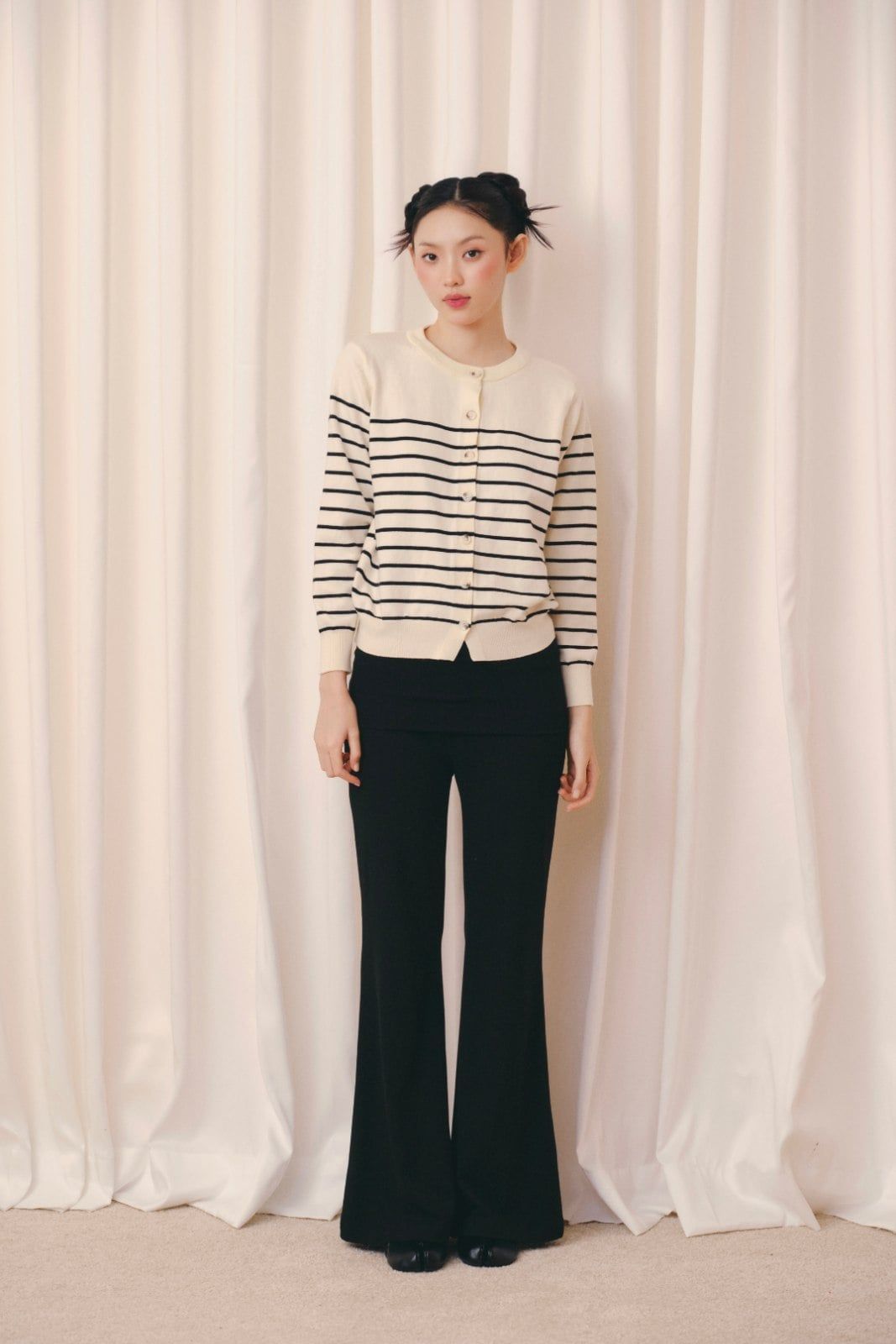 Áo len cardigan Ivory Striped Buttoned Knit Top