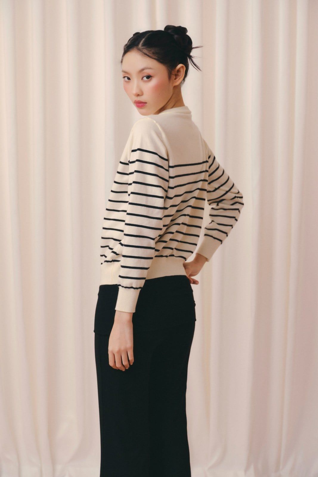 Áo len cardigan Ivory Striped Buttoned Knit Top