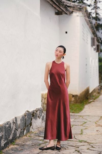  Đầm lụa cổ yếm Silky Halter Dress	nhiều màu 