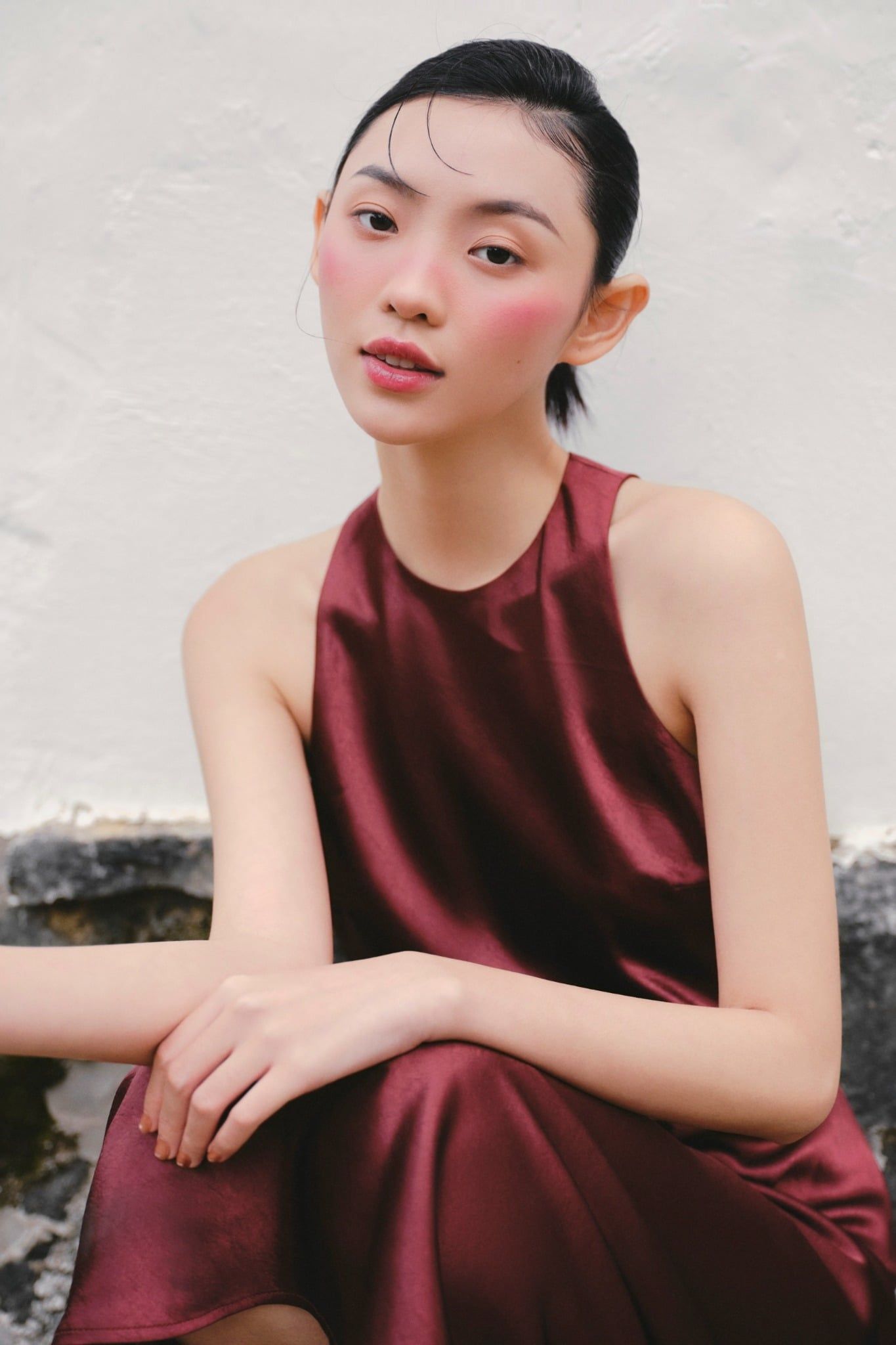 Đầm lụa cổ yếm Silky Halter Dress	nhiều màu