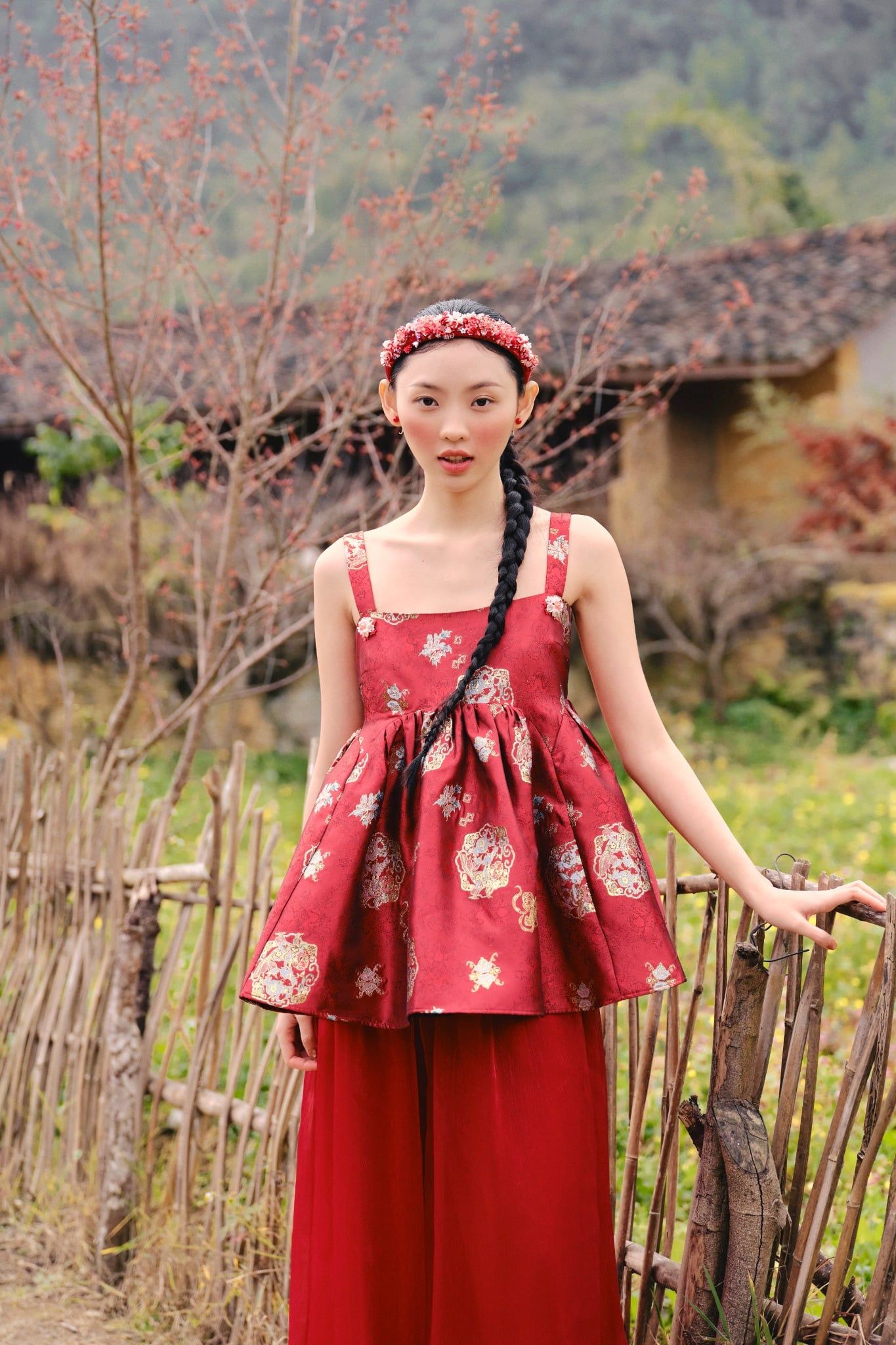 Áo 2 dây dáng xòe Tú Văn