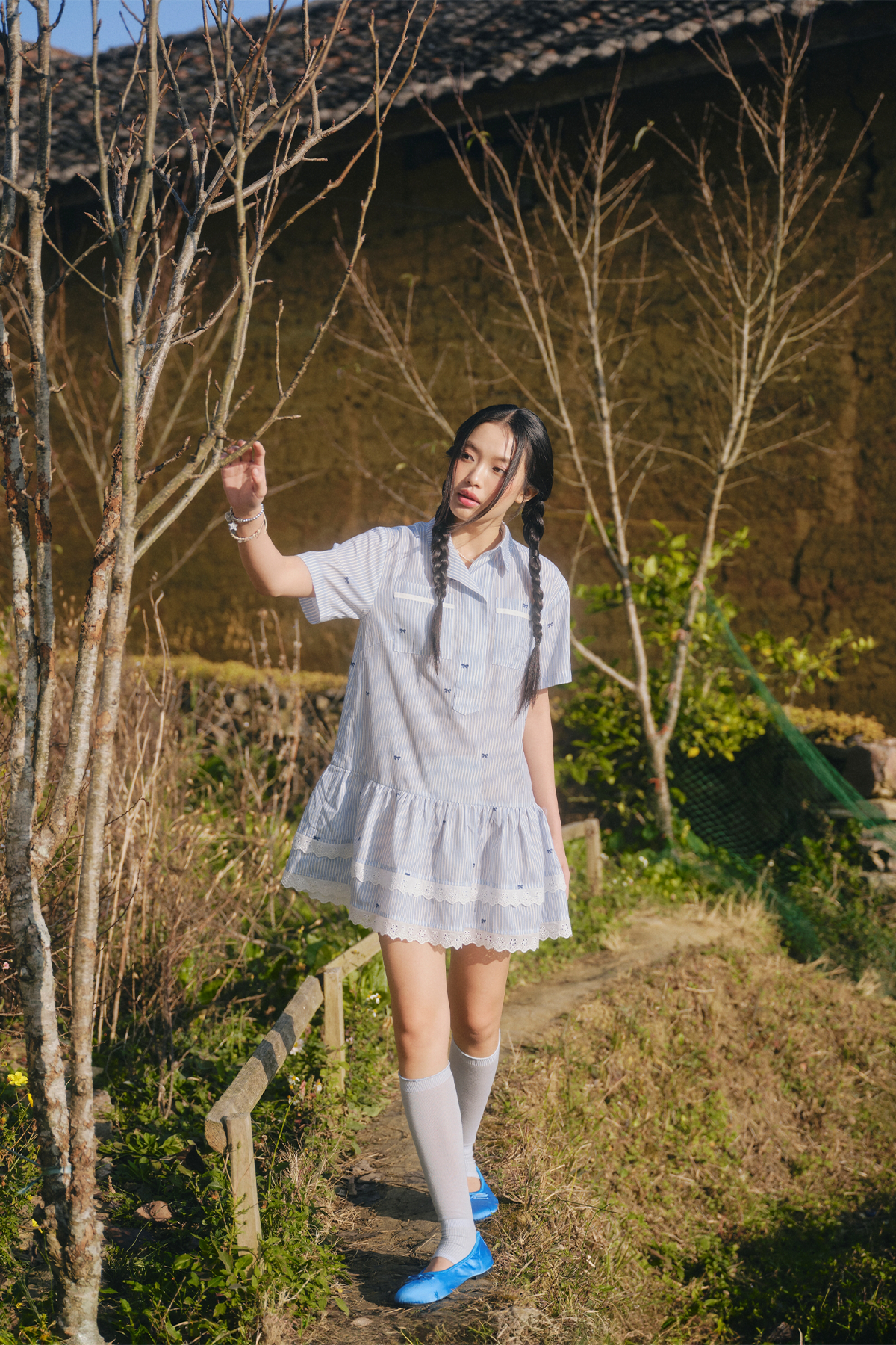 Váy babydoll sọc xanh Blue Kate Striped Tiered Babydoll