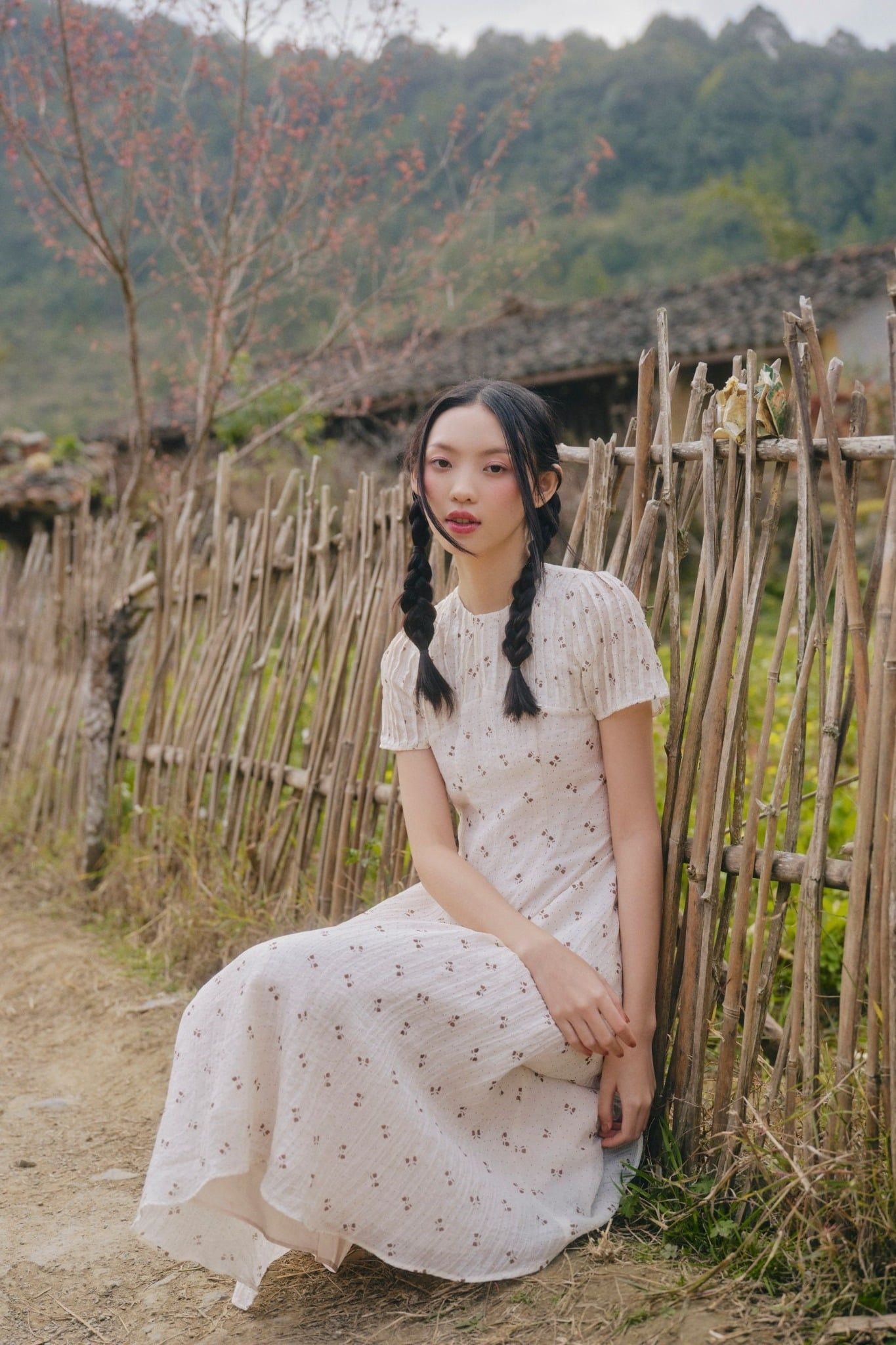 Váy hoa chiết eo Cheney Fleur Dress