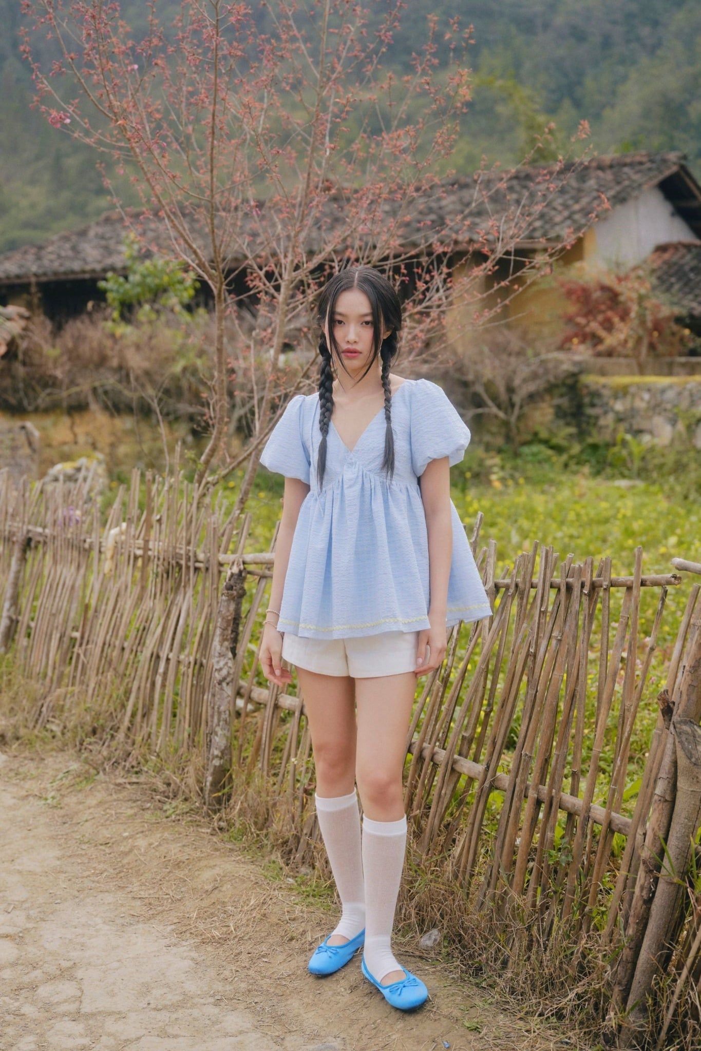 Áo babydoll Blue Bow Puff Sleeve Vneck Top