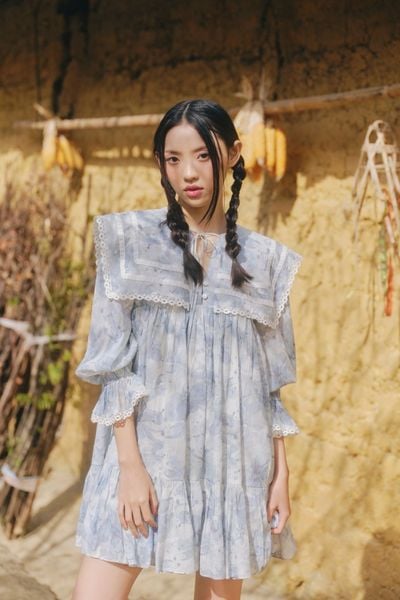  Váy hoa dáng suông Blue Fleur Cotton Collared Ruffled Dress 
