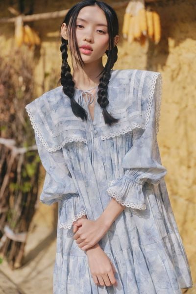  Váy hoa dáng suông Blue Fleur Cotton Collared Ruffled Dress 