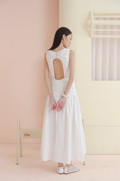  White Ruched Round Neck Dress 