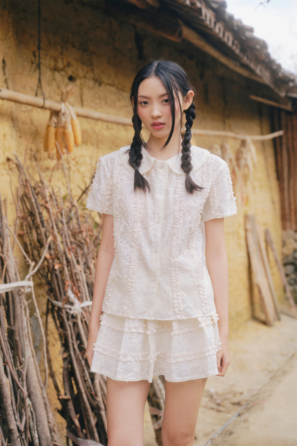 Set áo và chân váy váy kem Cream Lace Chiffon Fleur Collar Set