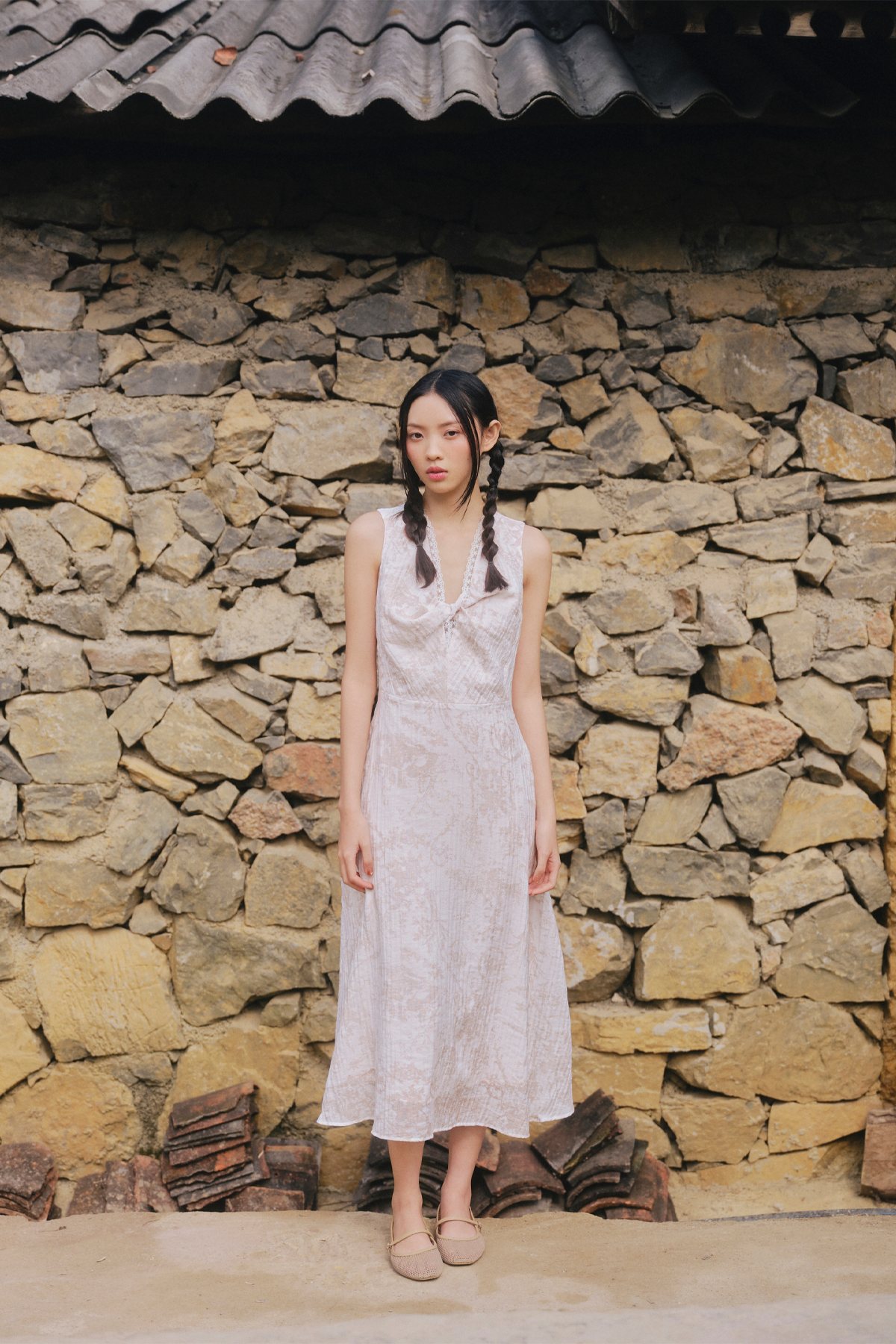 Váy midi xoắn ngực Ivory Marble Maxi Dress