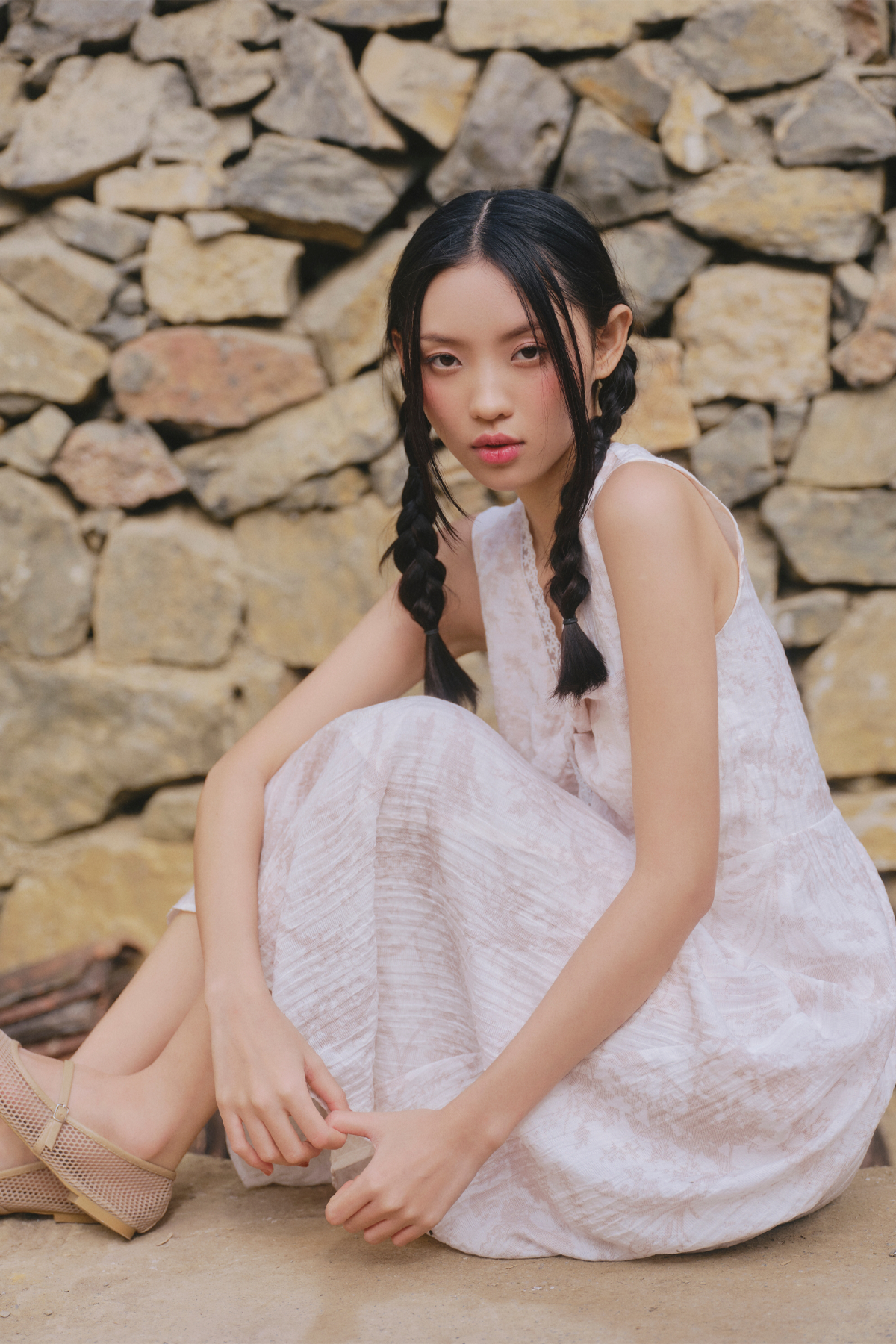 Váy midi xoắn ngực Ivory Marble Maxi Dress