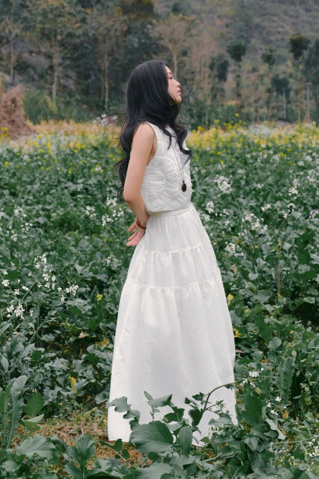 Set áo và chân váy White Ruched Tiered Maxi Set