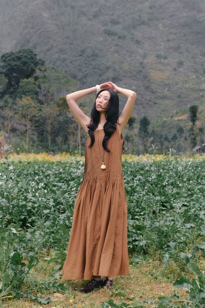  Váy maxi Brown Cotton Strappy Smocked Maxi Dress 