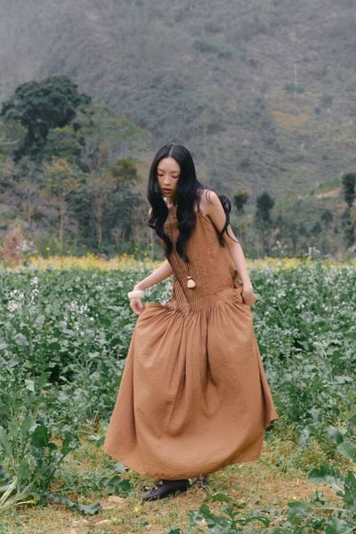  Váy maxi Brown Cotton Strappy Smocked Maxi Dress 
