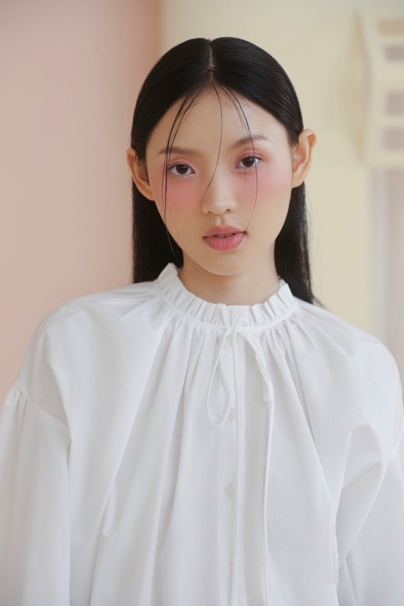 Áo White Cotton Ruffled Tie Neck Shirt