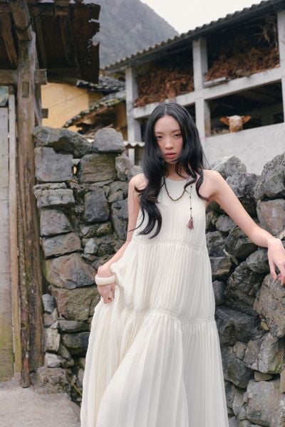  Váy maxi dáng yếm Cream Chiffon Halter Neck Tiered Maxi Dress 