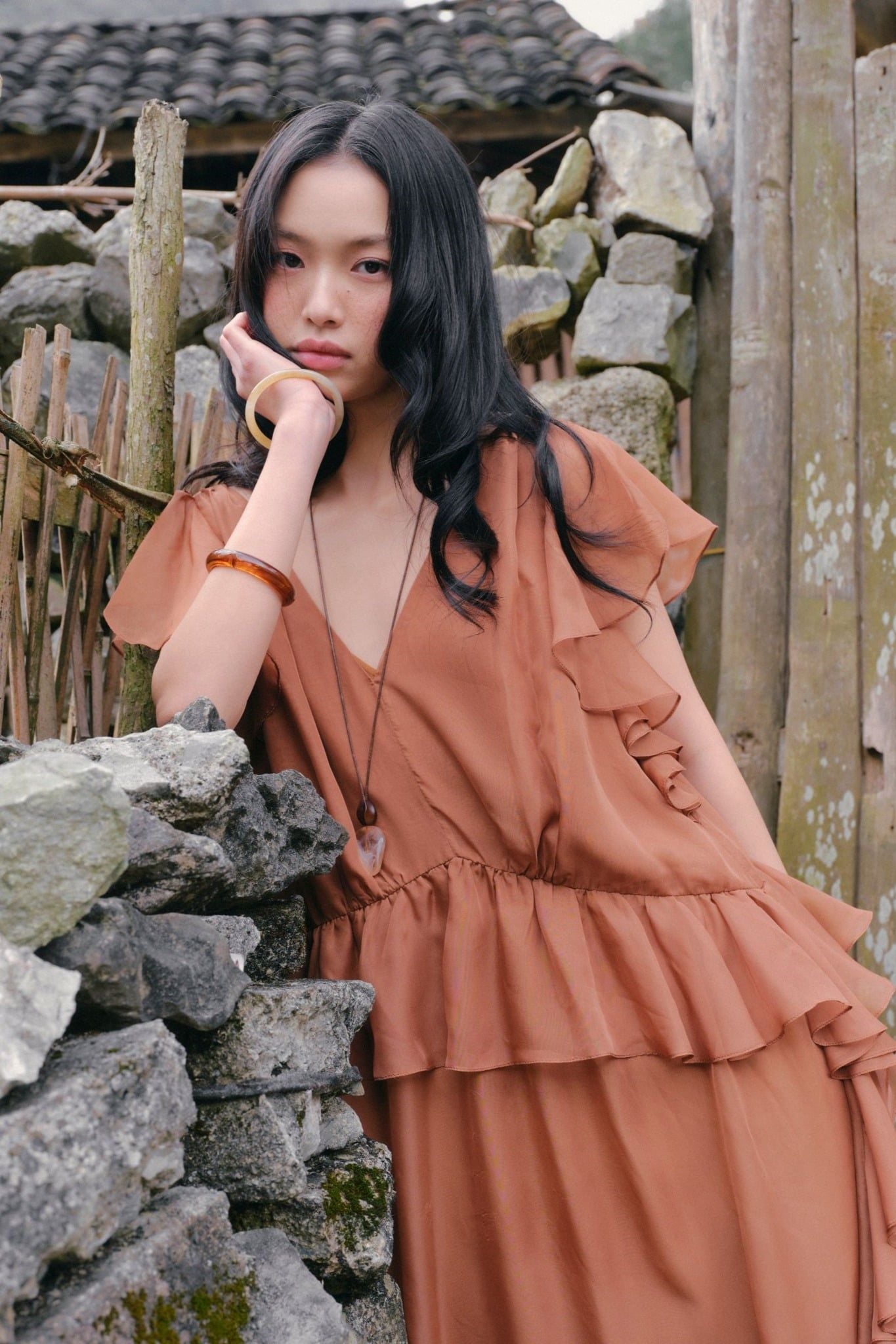 Váy maxi Brown V Neck Ruffle Maxi Dress